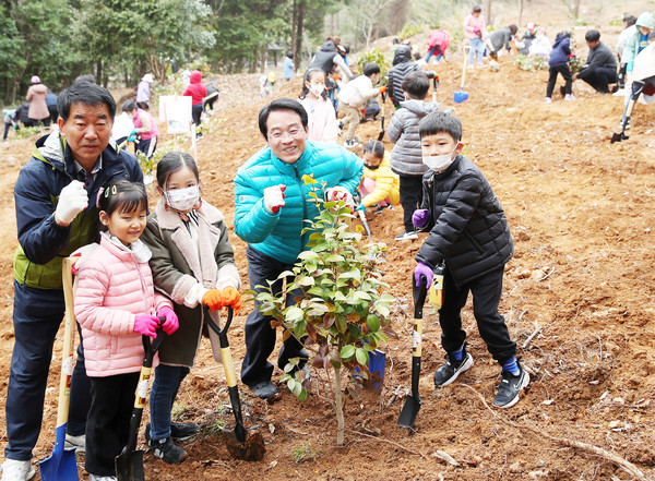 윤길식 강진군산림조합장과 강진원 강진군수