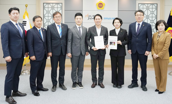 강진군의원.전남도의원, 김기홍 관광문화체육국장과 면담