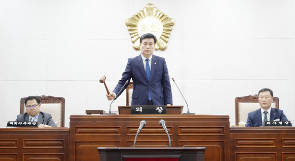 왕윤채 장흥군의장