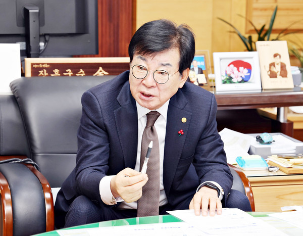 김성 장흥군수