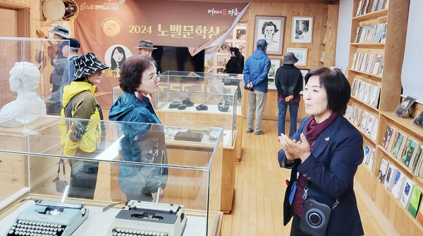 달긷는 집