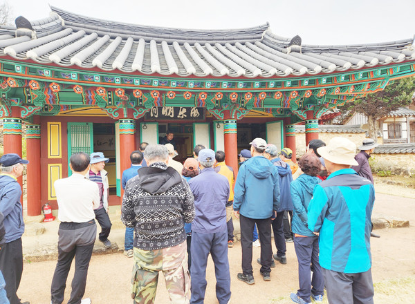 해동사 안중근 의사 참배