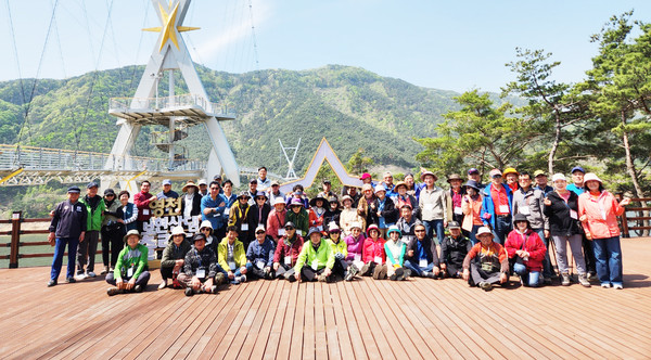 보현산댐 출렁다리