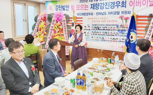 김동희 시인 자작시 낭독