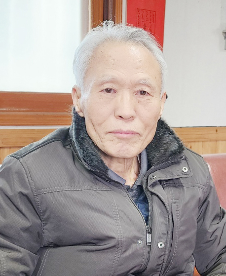 홍인표 소설가